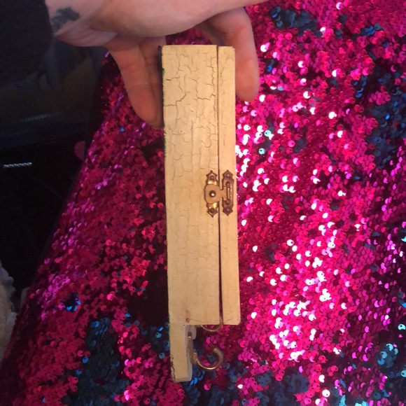 Beautiful Shabby Chic Floral Jewelry Box that can be hung on a wall! - Picture 6 of 13